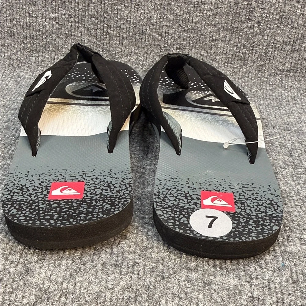 Quiksilver Black and Gray Gradient Men’s Sandals Size 7 EU40 NWOT